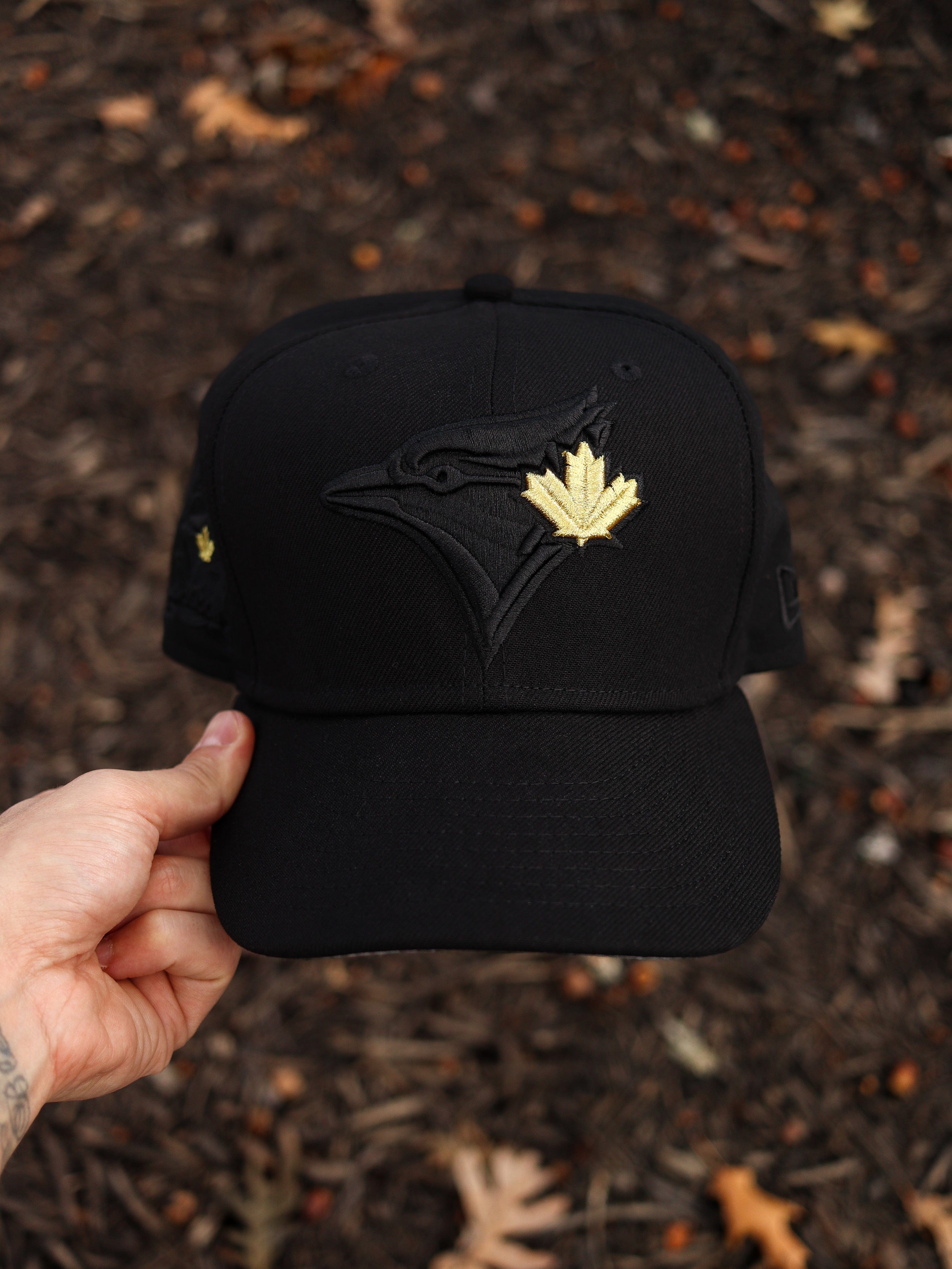 SnapBack (BLK/gold) blue Jays